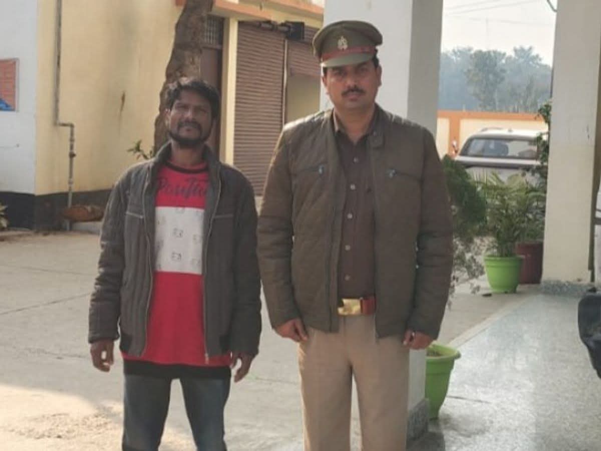 गो-तस्करी मामले में वांछित अभियुक्त गिरफ्तार : देवरिया पुलिस ने सुलतानपुर के युवक जावेद को पकड़ा